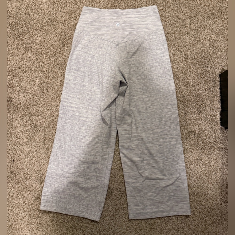 Lululemon women’s align wide leg crop 23” legging pant size 6